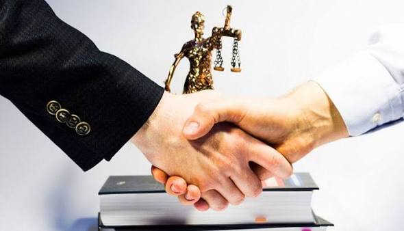 What does an international lawyer do and what skills do they need?